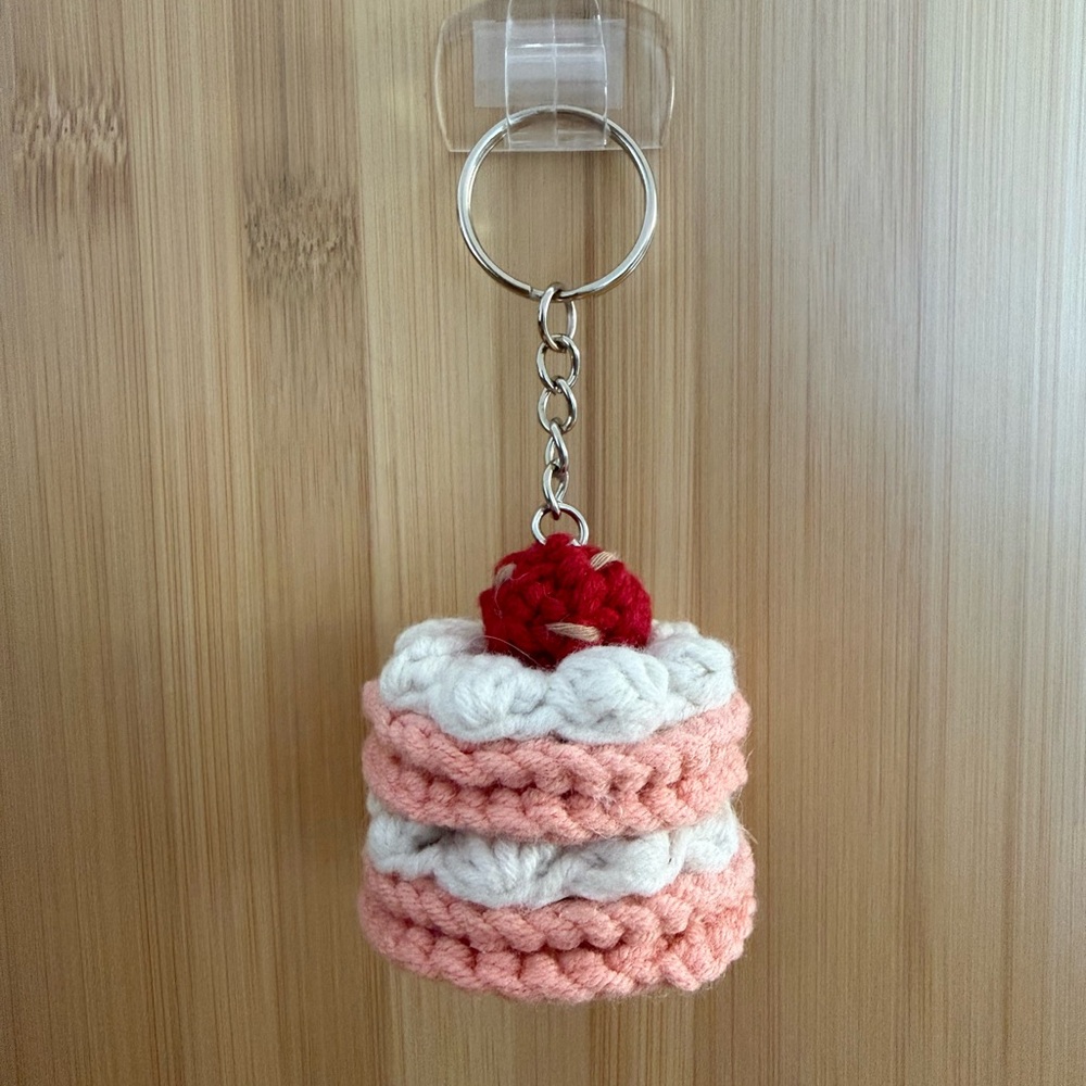 Cake keychain